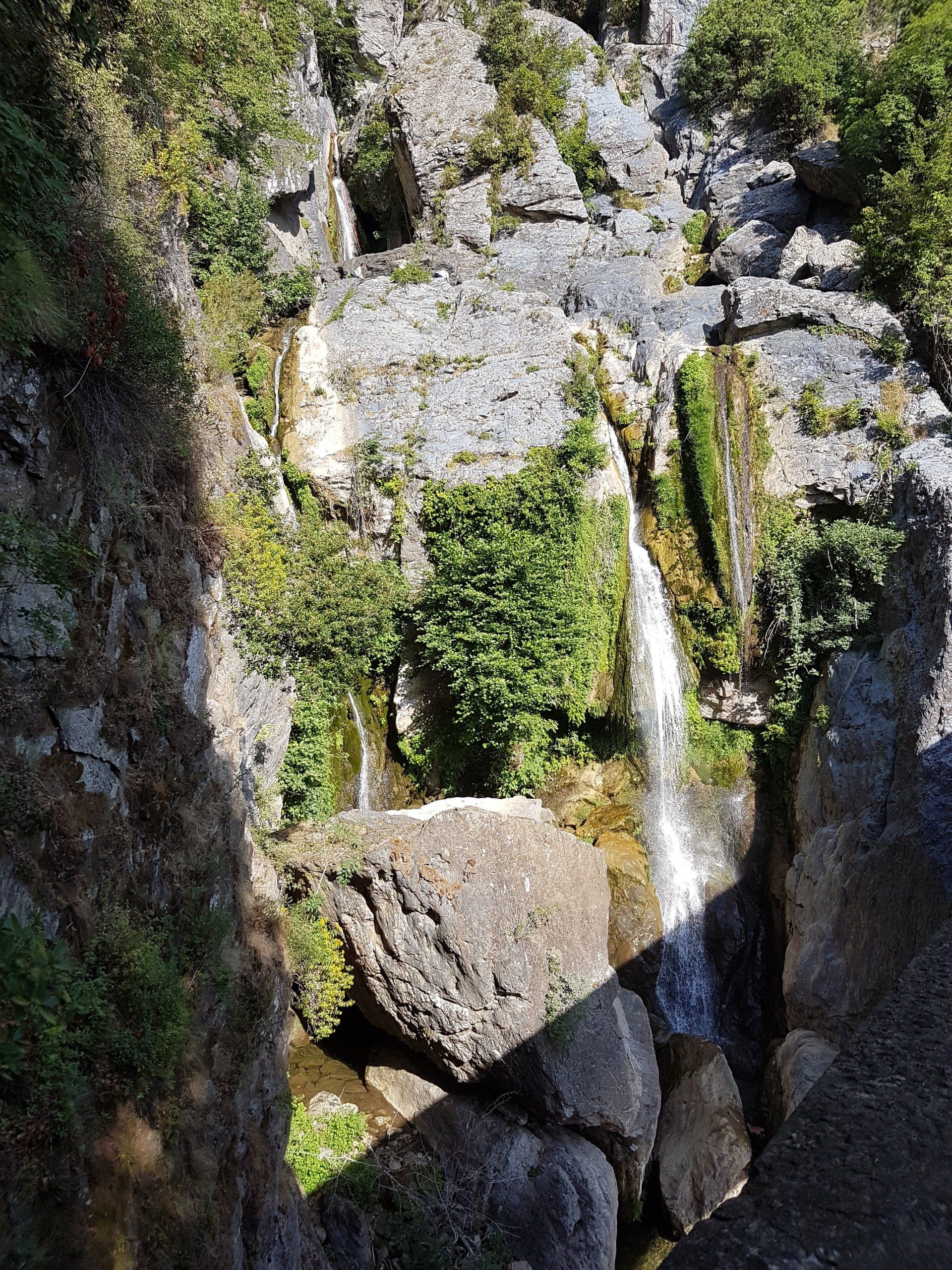 Cascade de l´Ucelluline in Santa Maria Poggio Wasserfall Cascade de l ´Ucelluline - Korsika