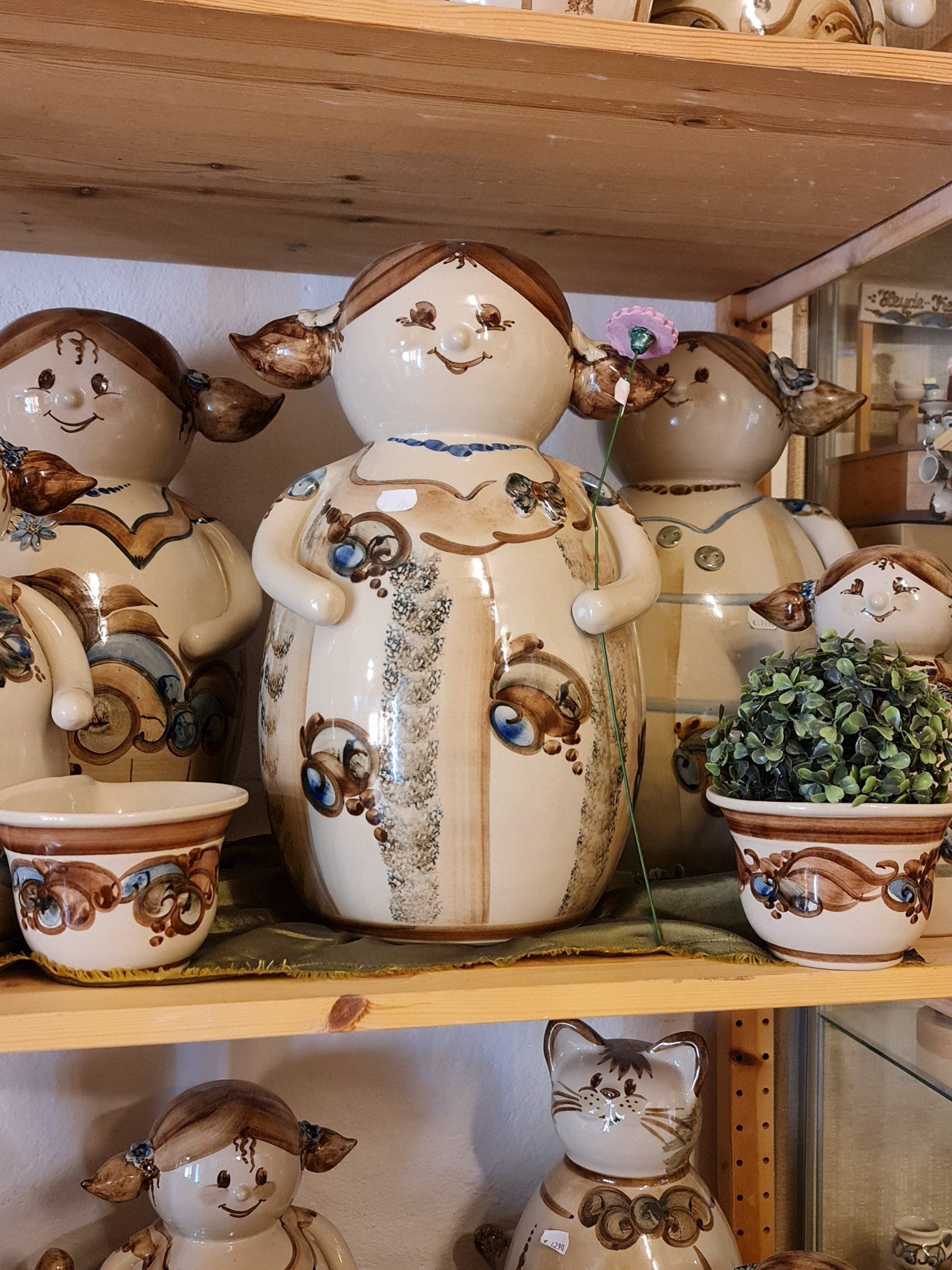 Blumenfrauen aus Keramik von Heyde Keramik Jahnsdorf Erzgebirge