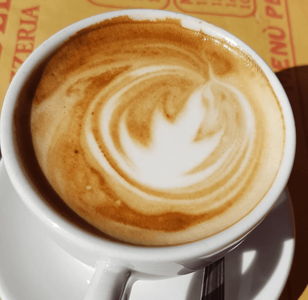 Cappuccino- Tasse-Milchschaum