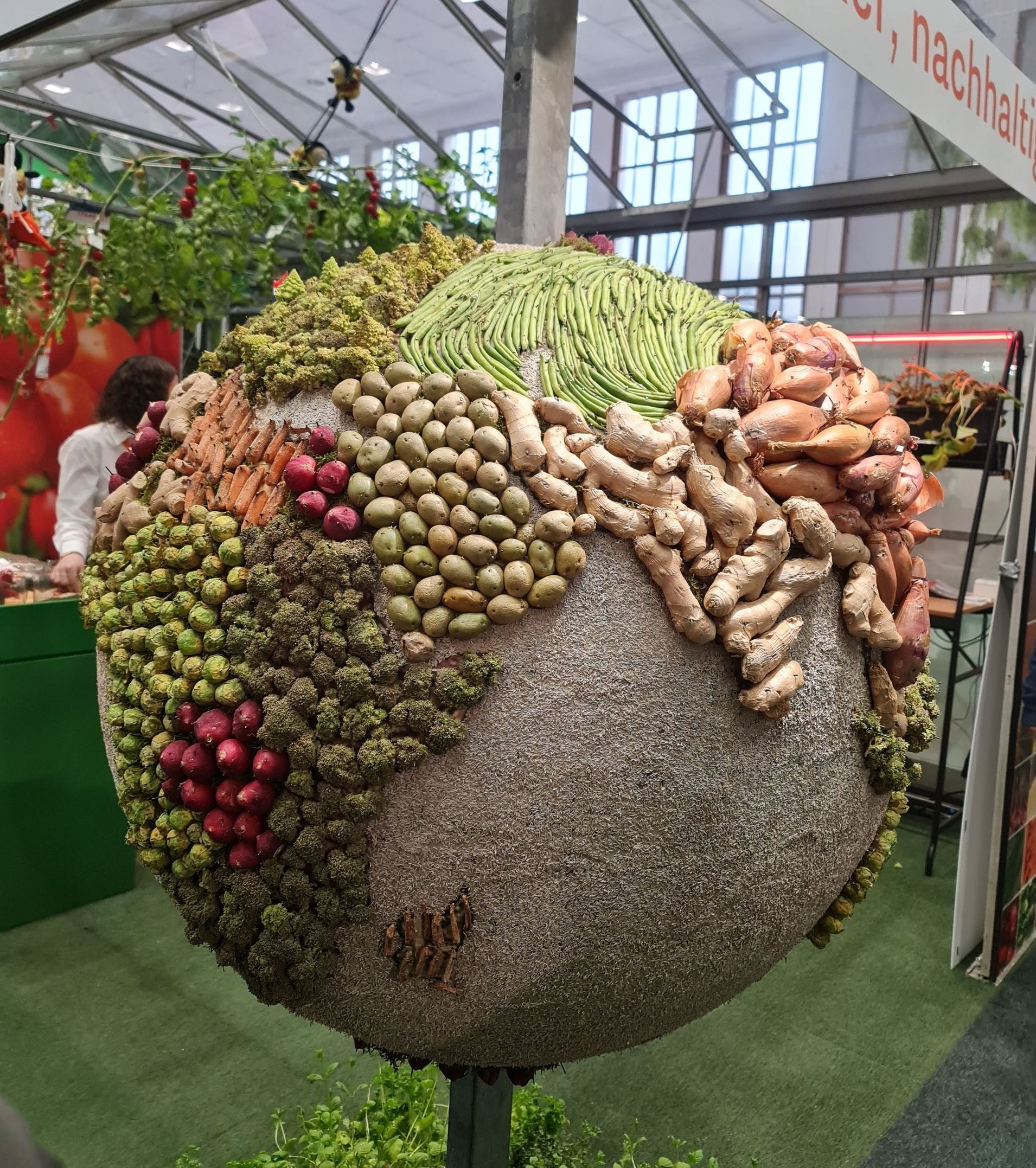 buntes Gemüse am Marktstand