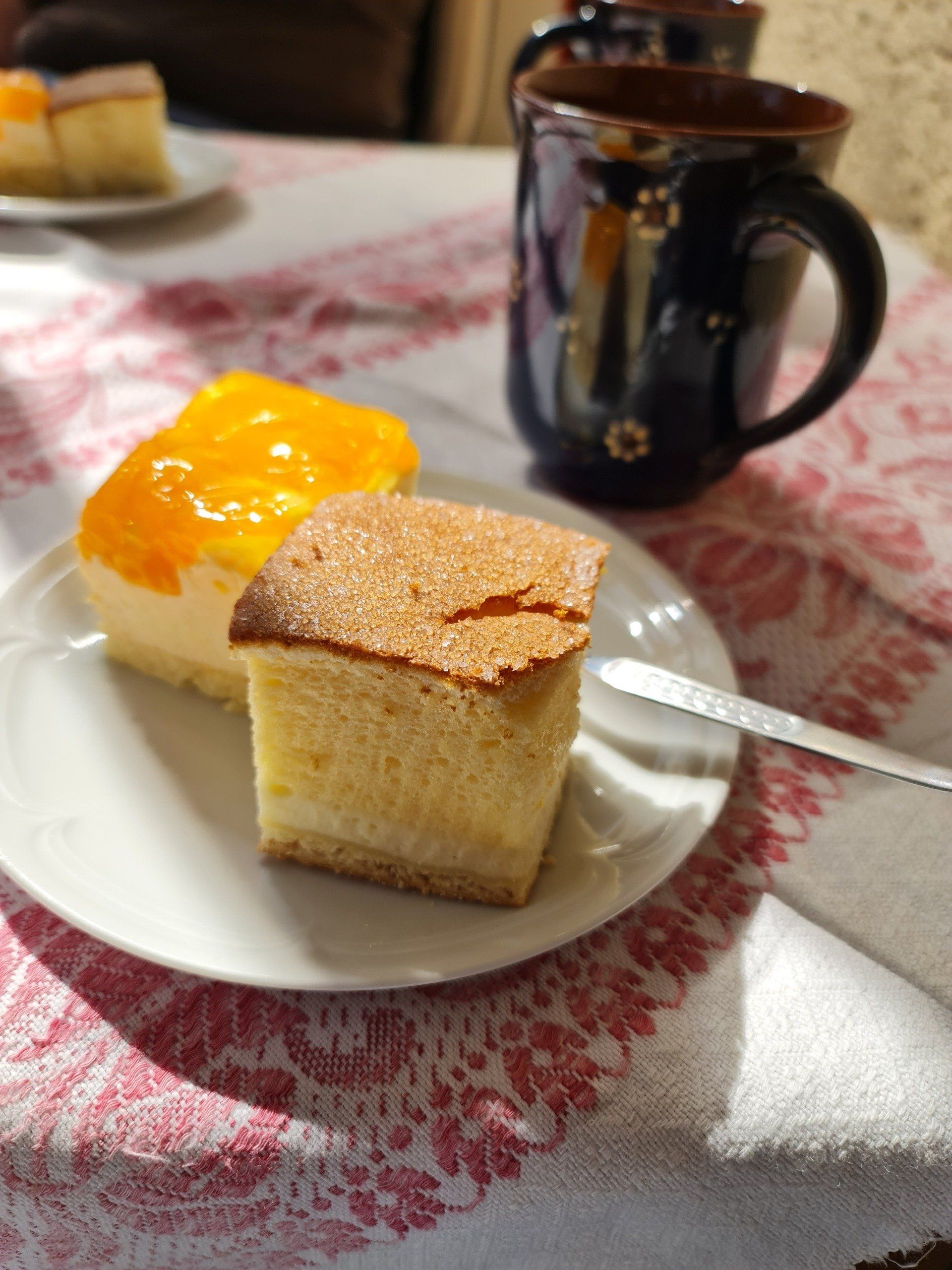 Kaffeeklatsch Photo by: Viola Einert-Krug Kuchen auf einem Teller