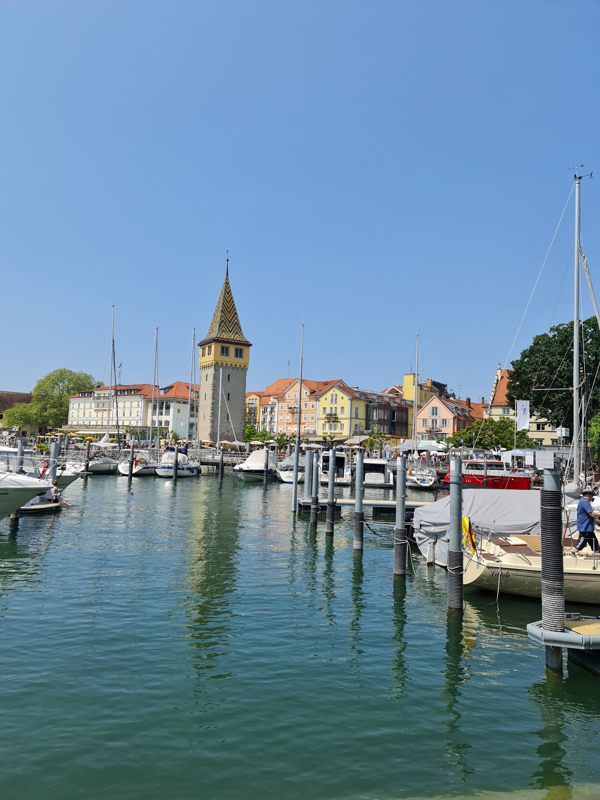 Turm mit Wasser und Mole