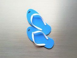 Photo by: Viola Einert-Krug Badeschuhe blau Logo