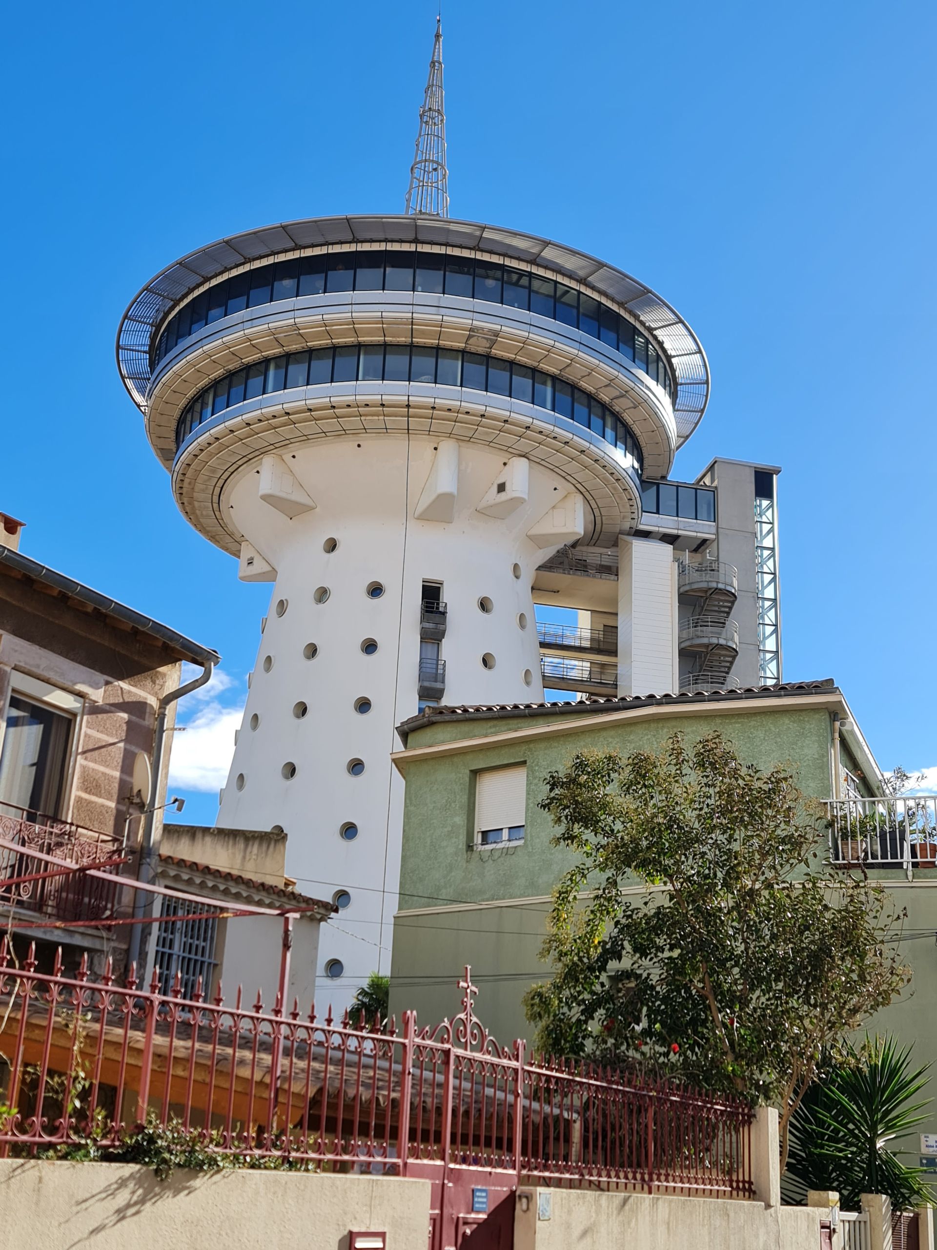 ehemaliger Wasserturm umgebaut in ein Restaurant und Touristinformation