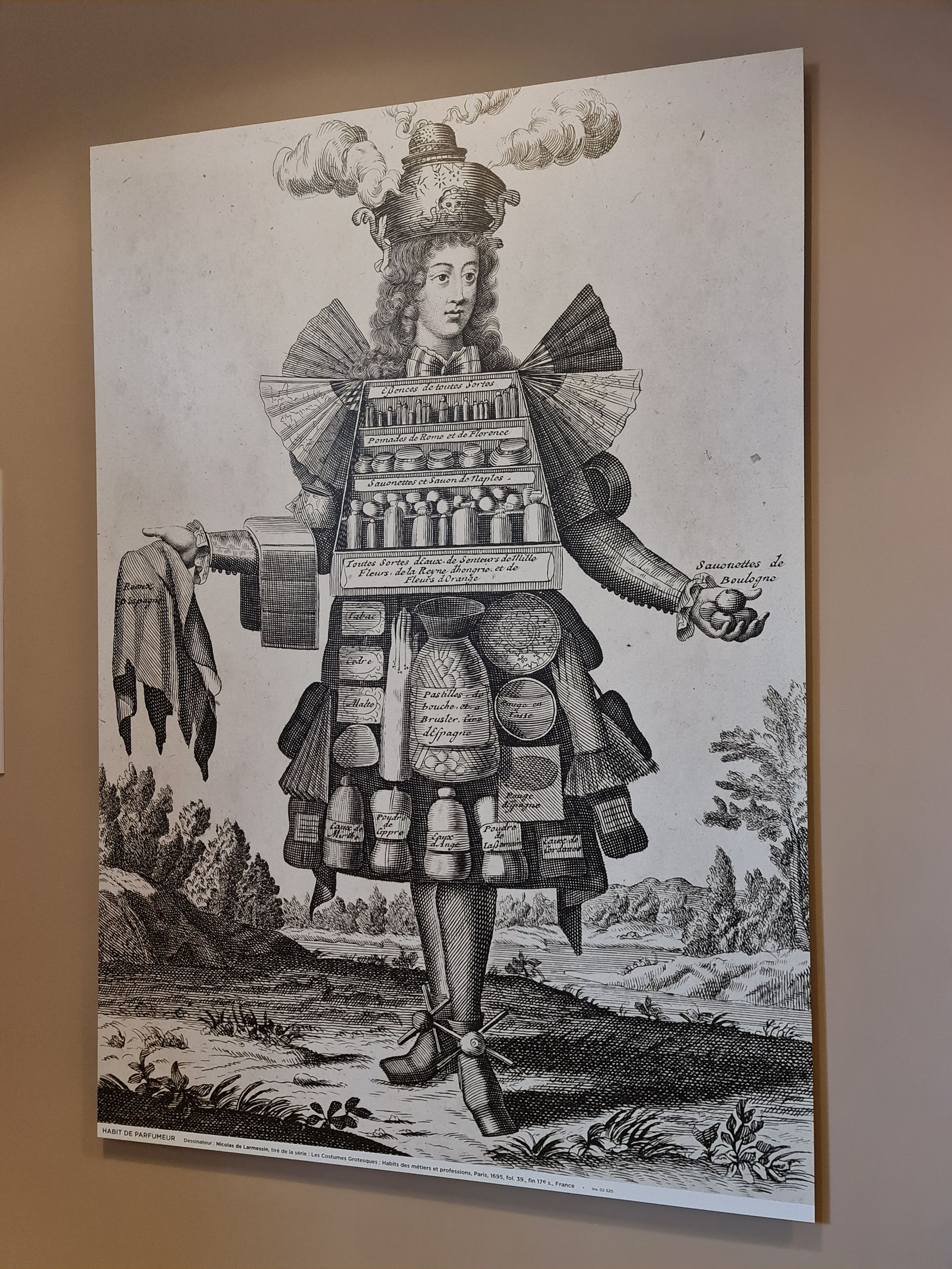 Zeichnung mit Mann, der viele kleine Fläschchen am Körper trägt, Parfümhändler der alten Zeit