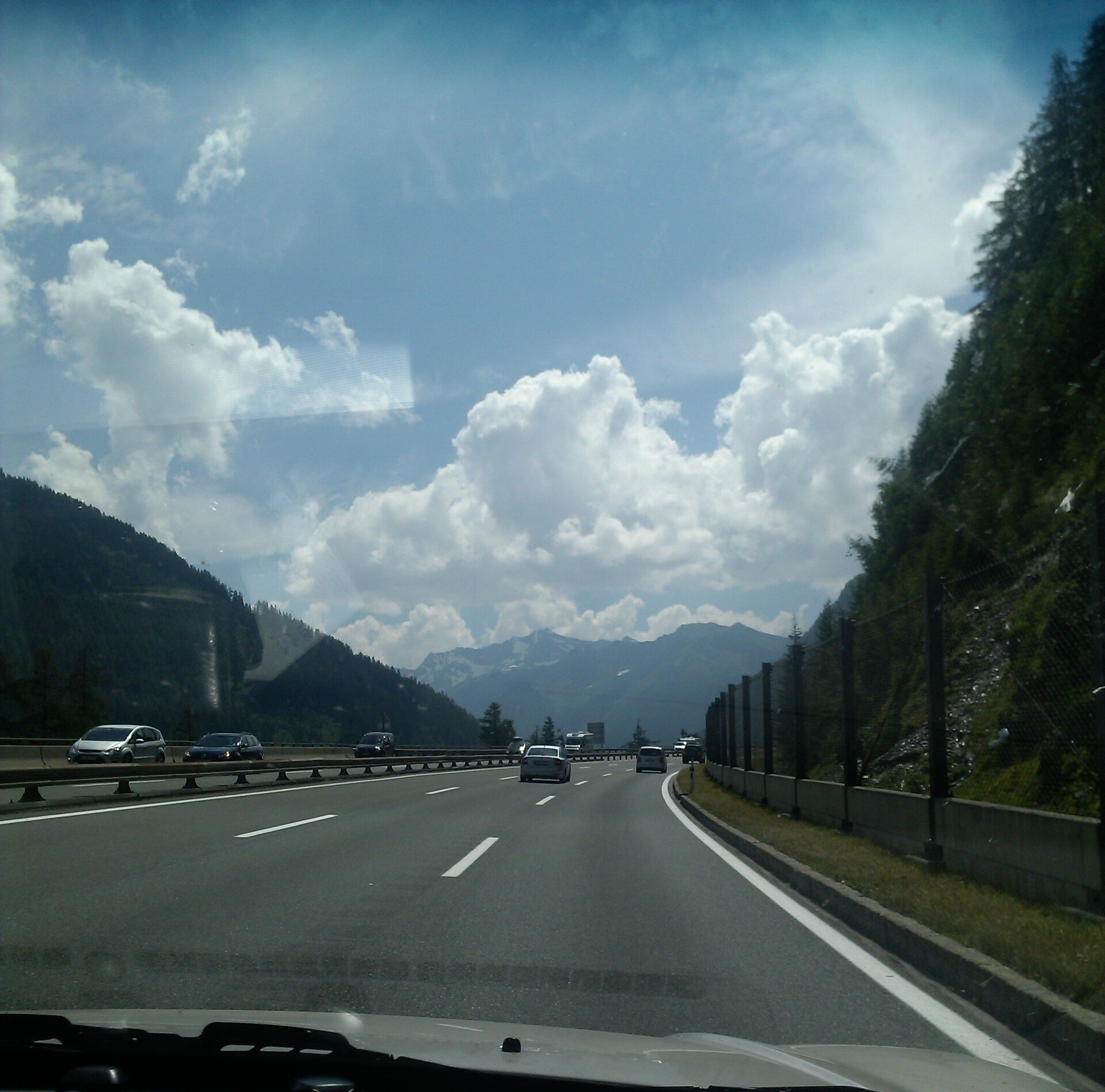 Berge-Alpen-Autobahn-Tirol