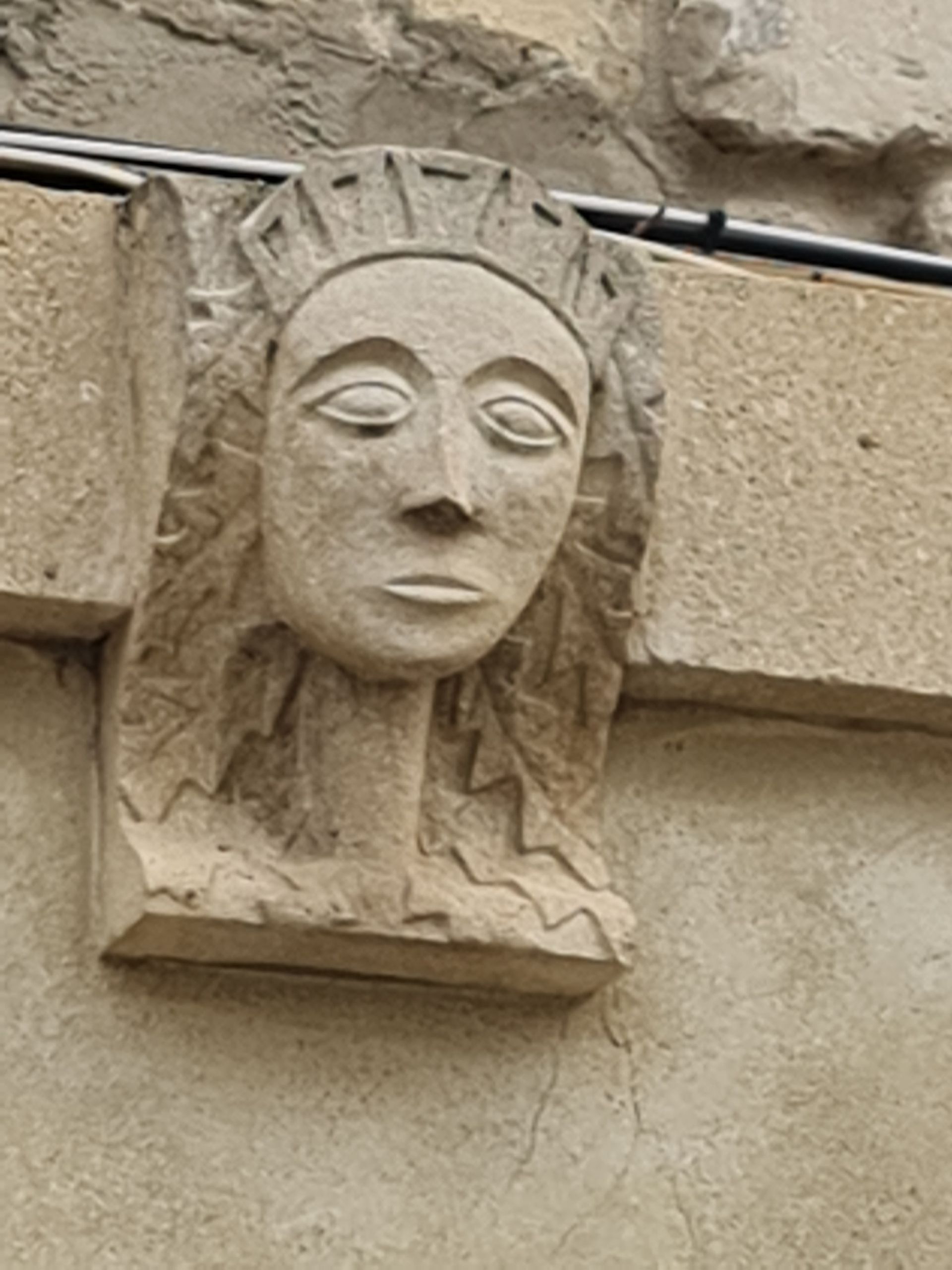 You are so Beautiful Gesicht einer Frau in Stein gemeisselt