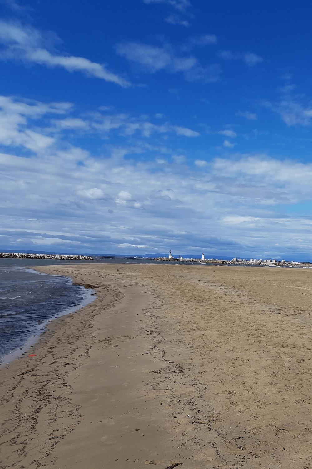 Strandabschnitt an der Promenade von Le Grau du Roi