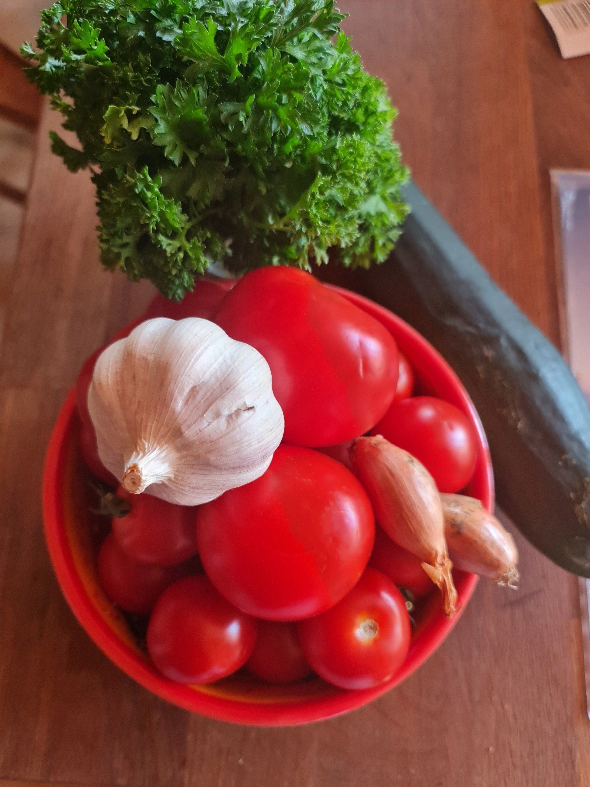 We love Tomatoes Photo by: Viola Einert-Krug Tomaten, Zwiebeln, Schalotten und Zucchini