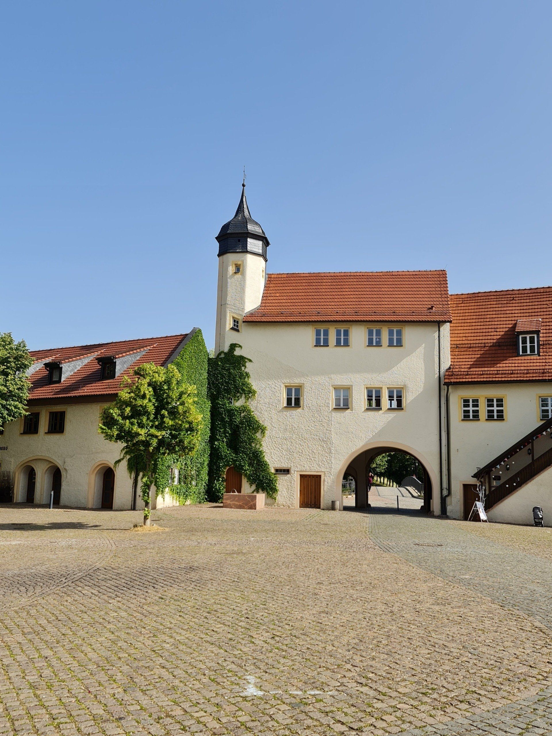 Hof und Schossgebäude