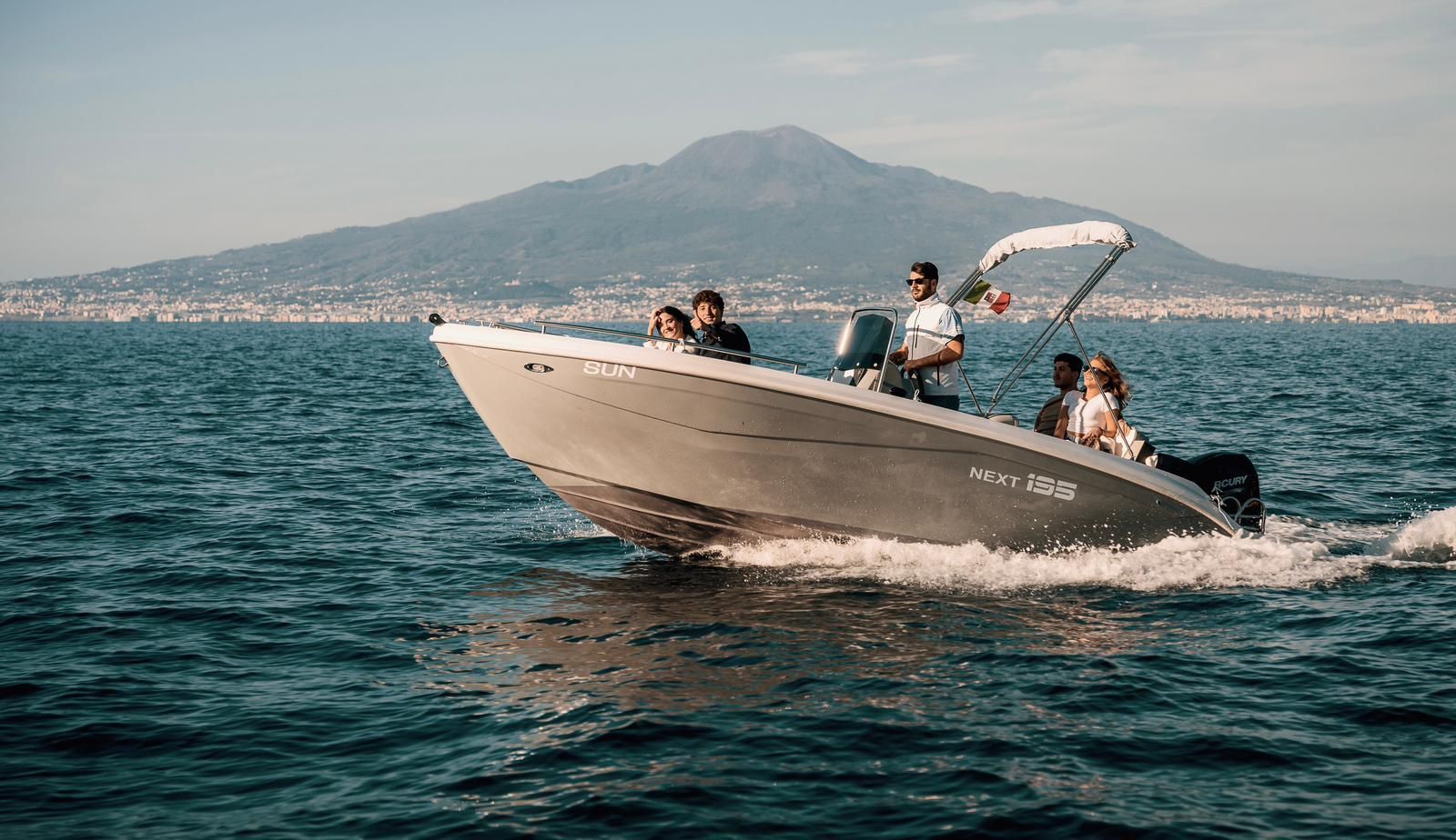 Barche a vela, charter, gite in barca, diving, snorkeling, tour costieri, esperienze marine.