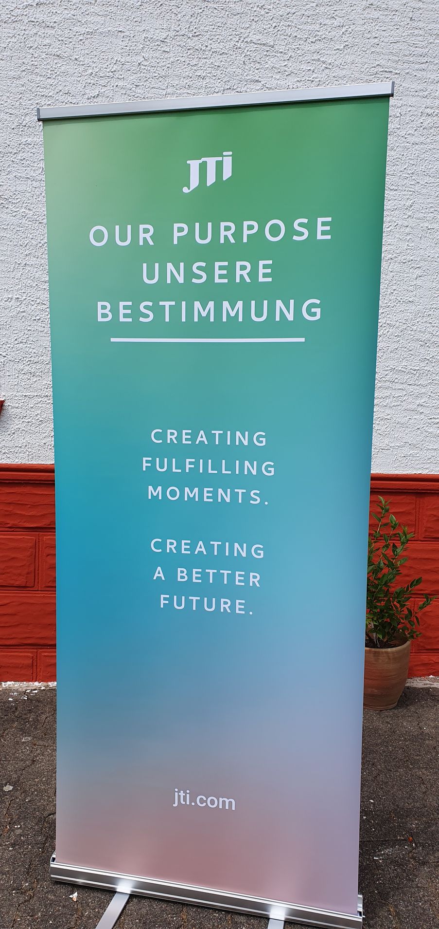 R3klame Werbetechnik - Folierung - Beschriftung - Sichtbarkeit durch Werbung - JTI TRIER