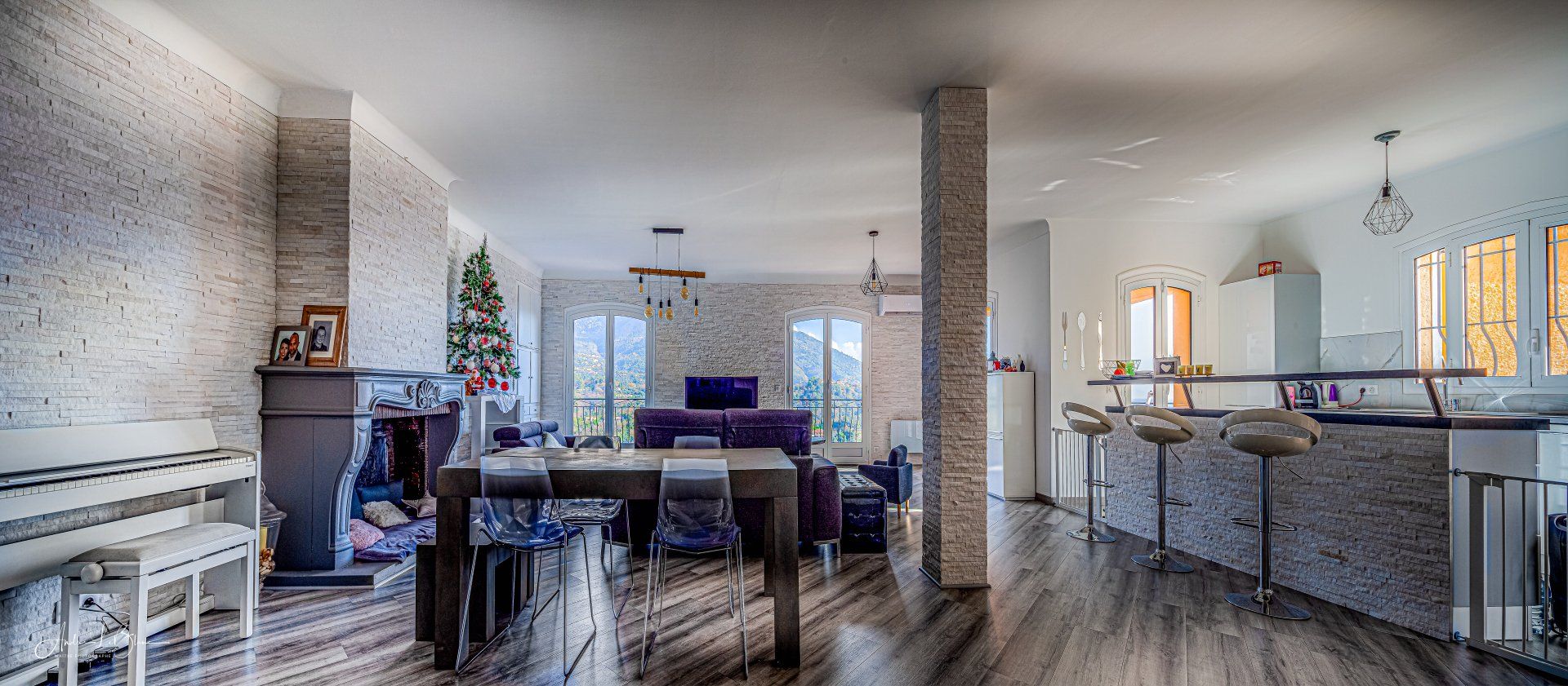 © André LeBlanc, Pièce principale avec cuisine, salle à Manger et séjour pour Nicolas Pisani & Associés - Beaulieu