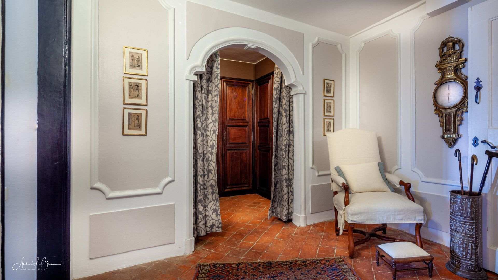 © André LeBlanc, Antichambre à l'Aumonerie à la vieille ville de Rocquebrune-Cap-Martin