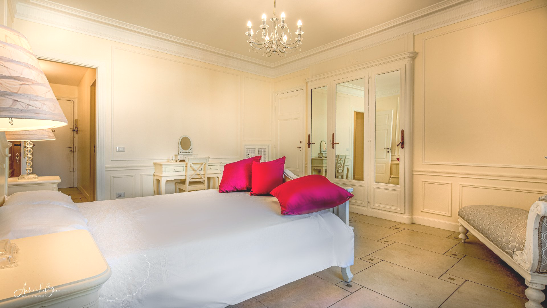 © André LeBlanc, Chambre de la résidence Negresco à Nice 06600