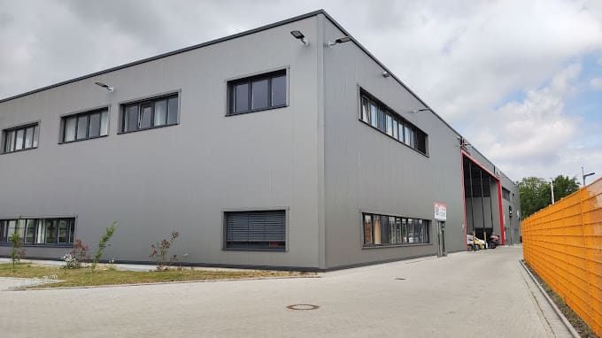 Der Eingangsbereich der Lavette GmbH, Ihrem Experten für gewerbliche Reinigungsdienste in Münster.