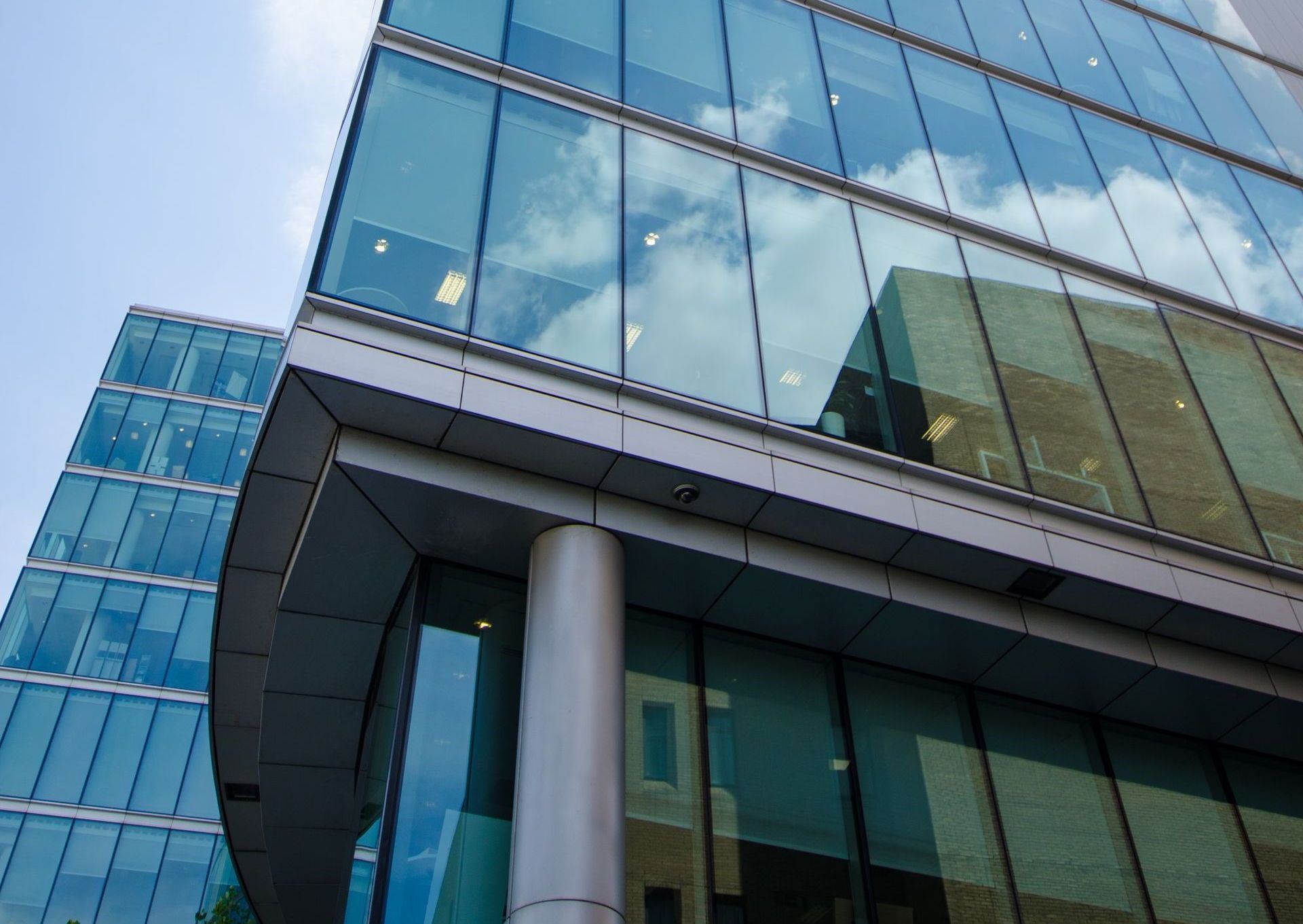 Lavette GmbH sorgt für Saubere Fenster für Gewerbe.