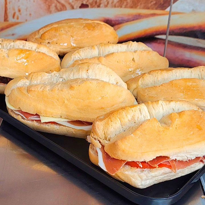 Bocadillos, Platos Preparados Variados y Paellas