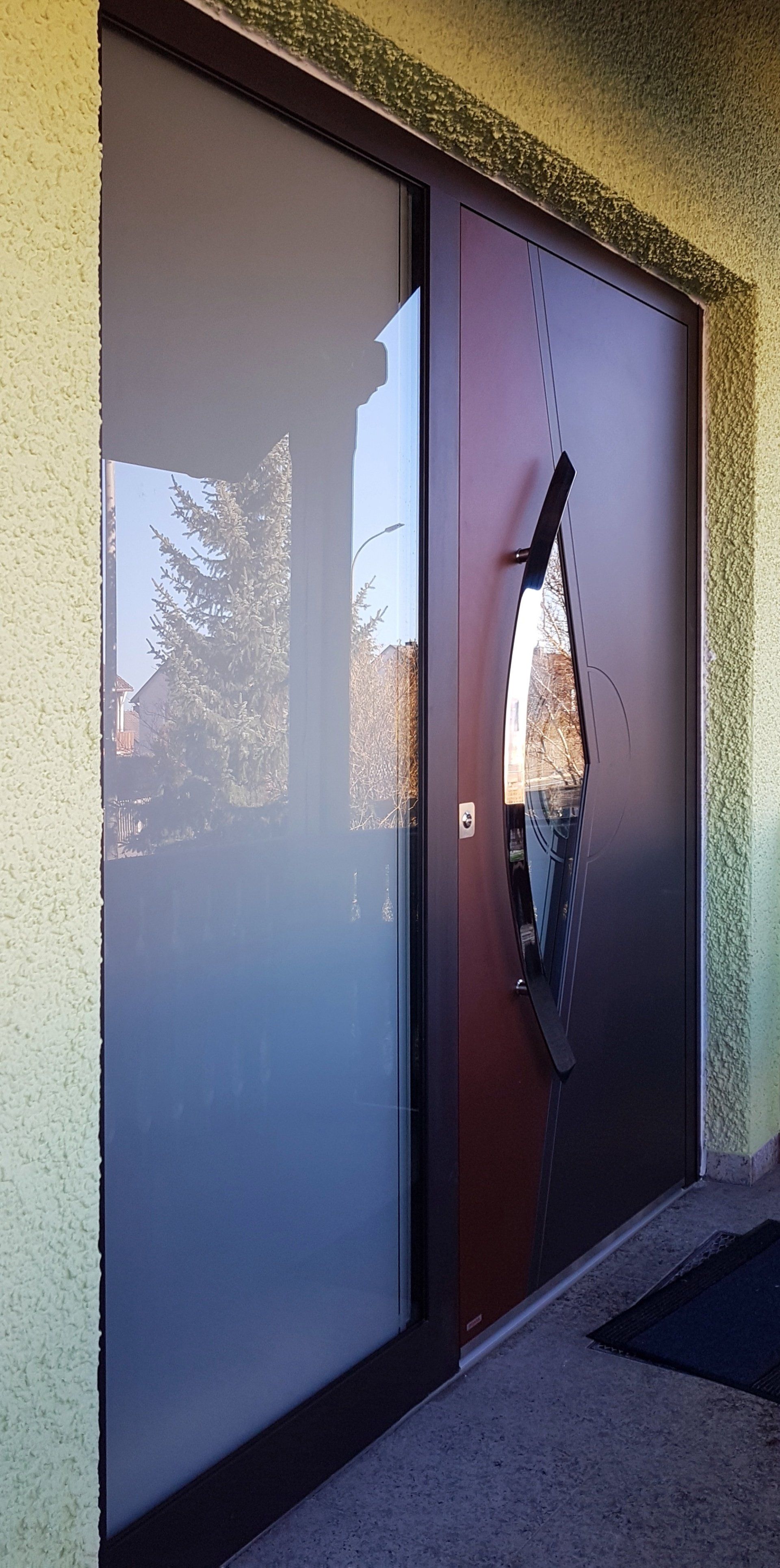 Aluminium-Haustür mit Seitenteil