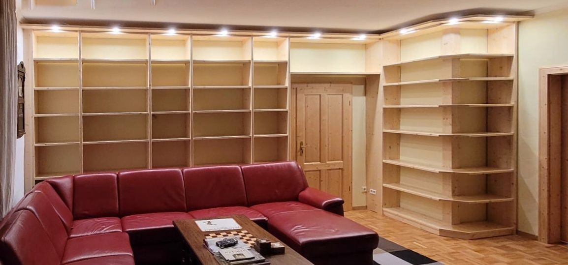 Bücherwand in Fichte Massivholz