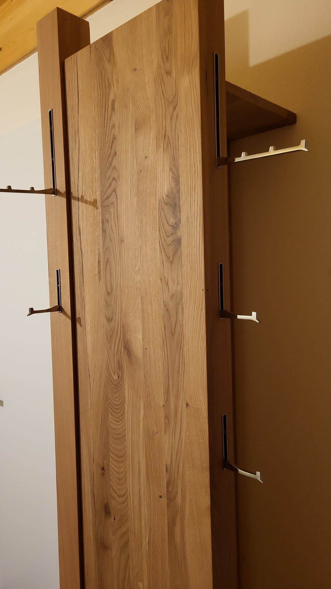 ausklappbare Kleiderhaken