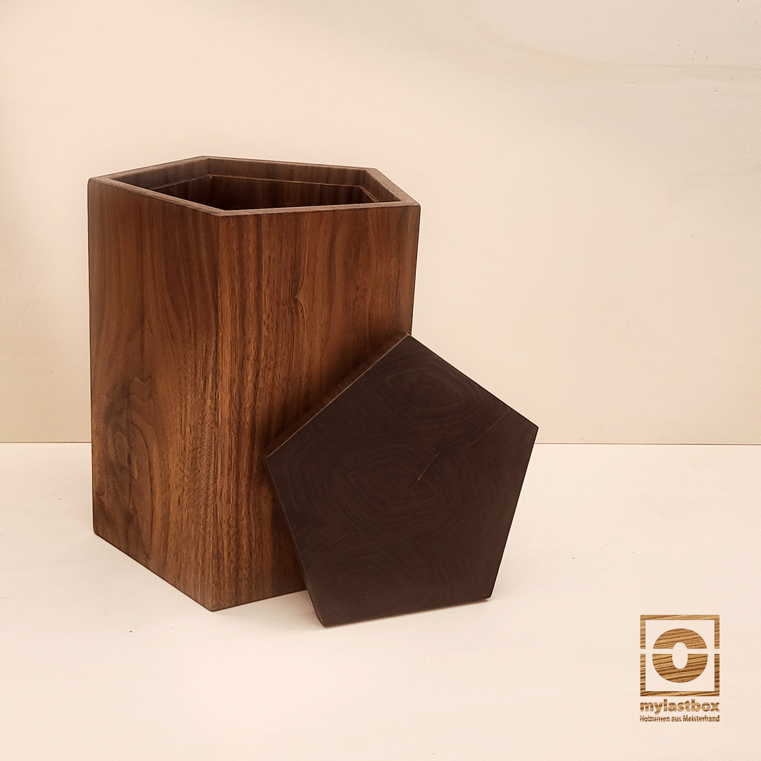 FriedWald GmbH, Urne, Rehau, Massivholz, Schmuckurne, Holzurne, Ruhewald, Waldfriedhof, Naturfriedhof, Bestattung