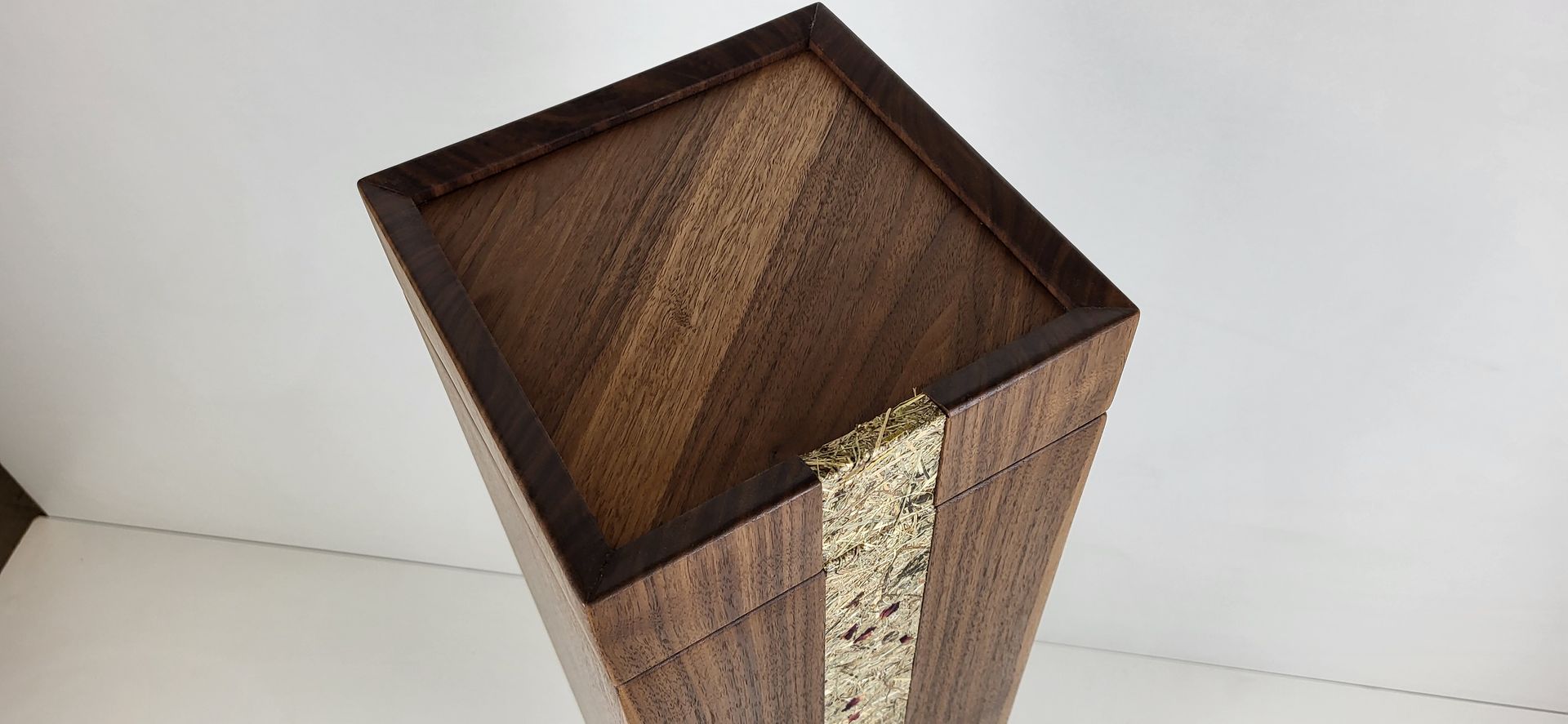 Holzurne, Pferdeurne