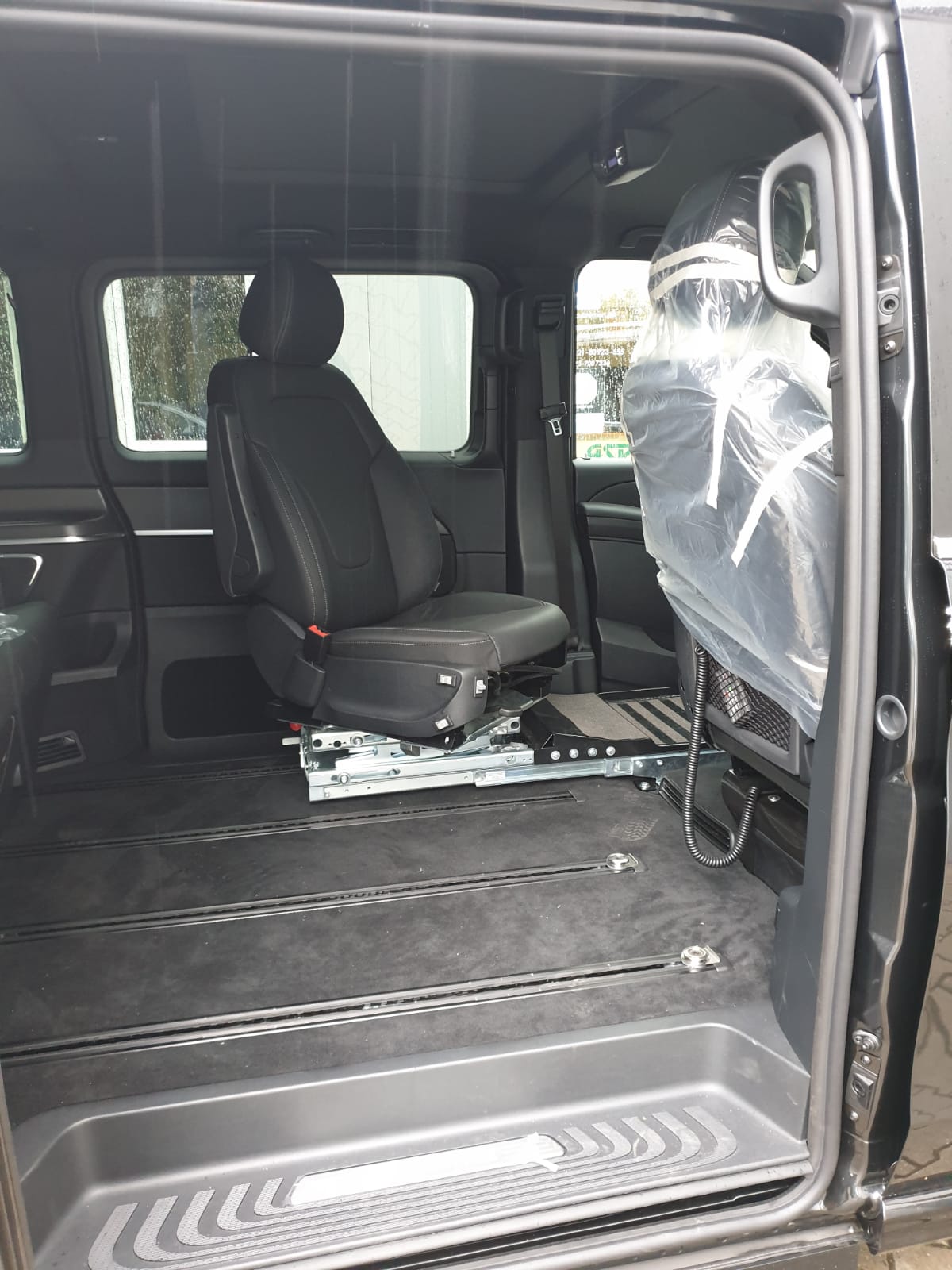 6 Wege Sitzkonsole Mercedes -Benz V-Klasse 6 Wege Sitzkonsole Fahrerseite für Rollstuhlfahrer