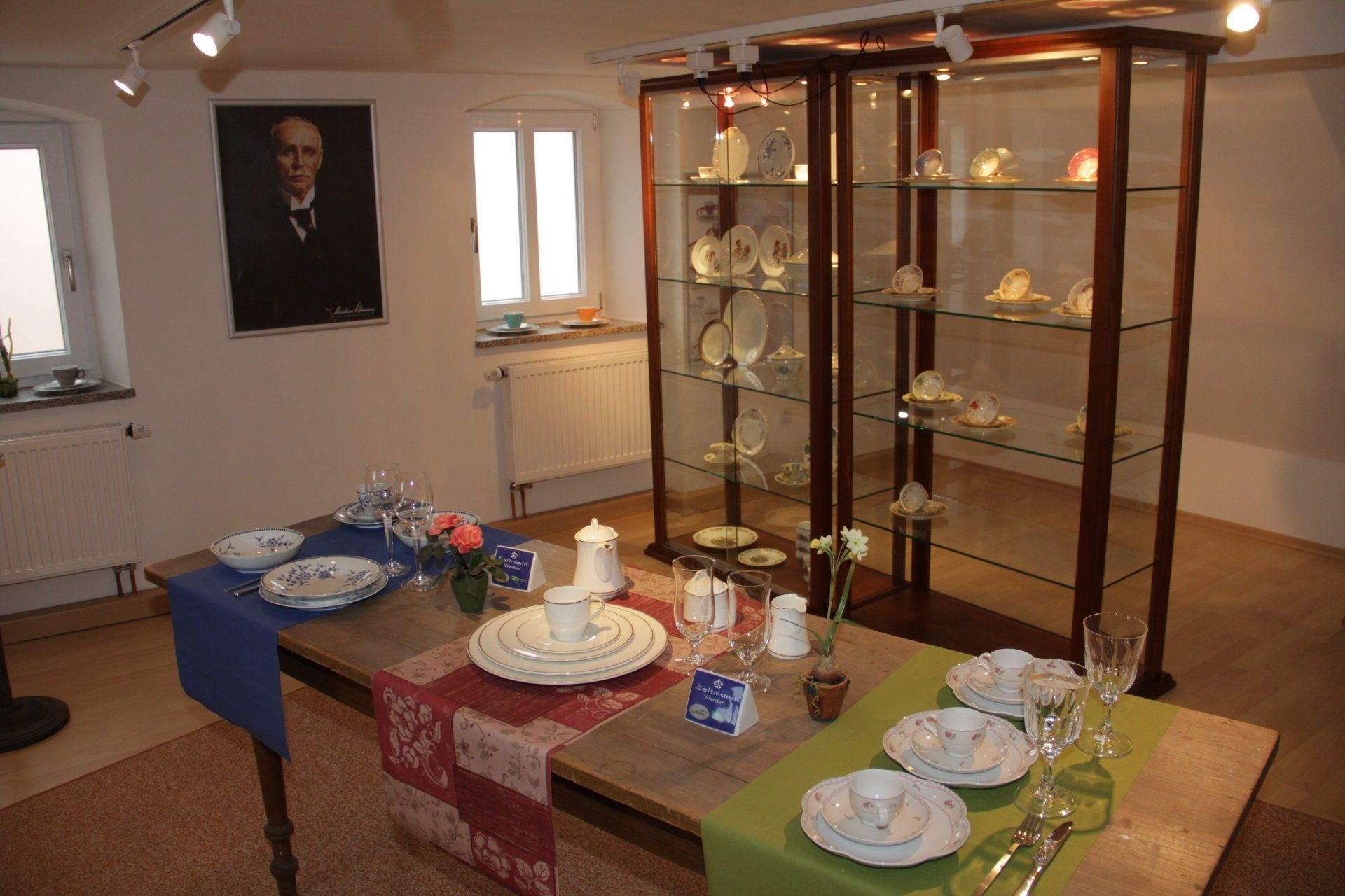 Porcelana en la región de Steinwald, Ruta de la Porcelana, Museo de Historia Local y Minería, Erbendorf, Exposición de Porcelana.