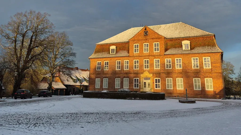 Schloss Plüschow im Neuschnee am 3. Januar 2026 Schloss Plüschow im Neuschnee am 3. Januar 2026