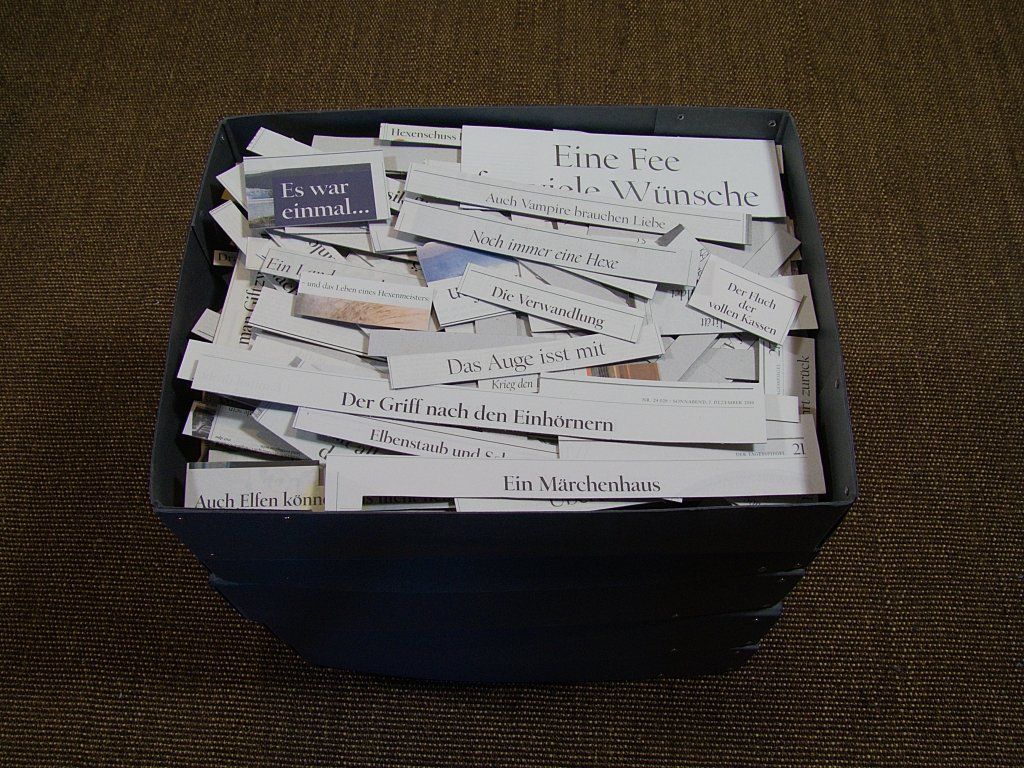 Märchen-Sammlung. Zeitungsausschnitte, Tagesspiegel. Auf Pappe kaschiert und sortiert.