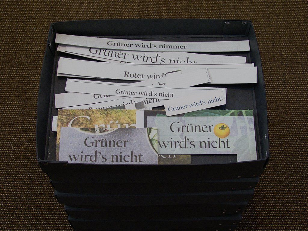 Grüner-Sammlung. Zeitungsausschnitte, Tagesspiegel. Auf Pappe kaschiert und sortiert.