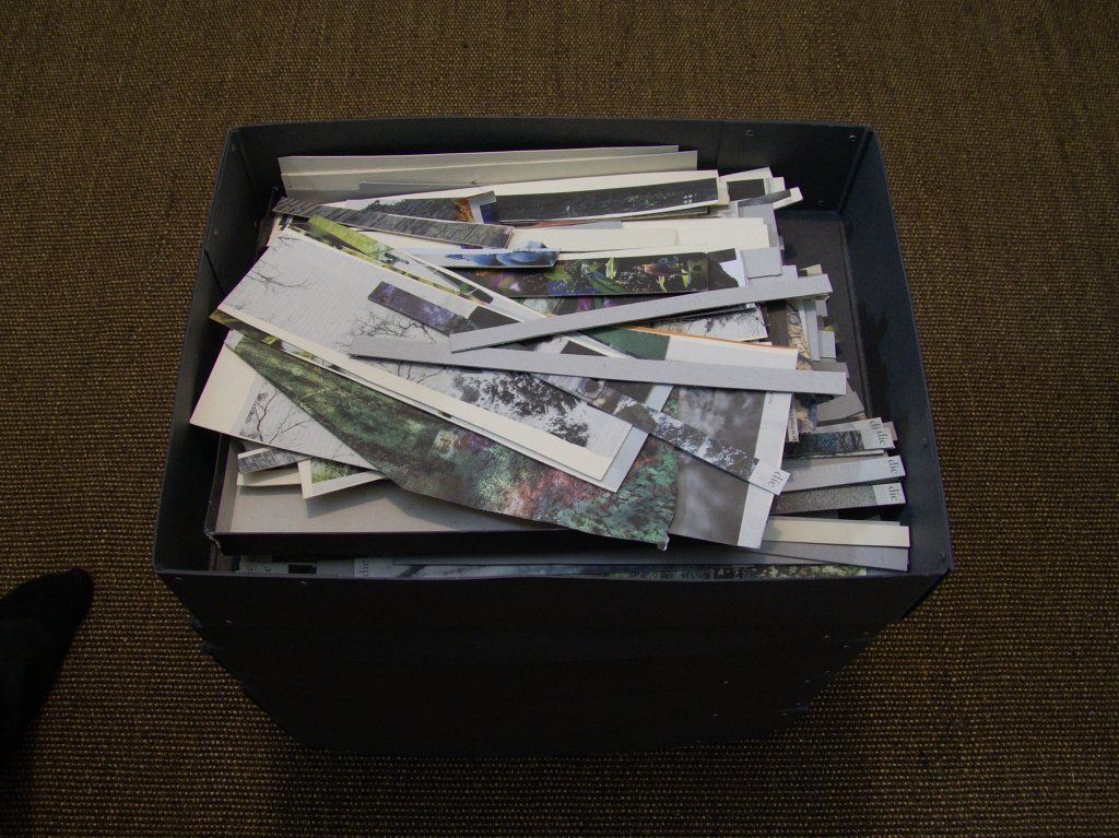 die-Sammlung. Zeitungsausschnitte, Tagesspiegel. Auf Pappe kaschiert und sortiert.