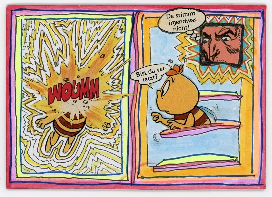 Postkartenrückseite mit explodierender Comicbiene, Schriftzug „WOUMM“, Sprechblasen und leerem Adressfeld.