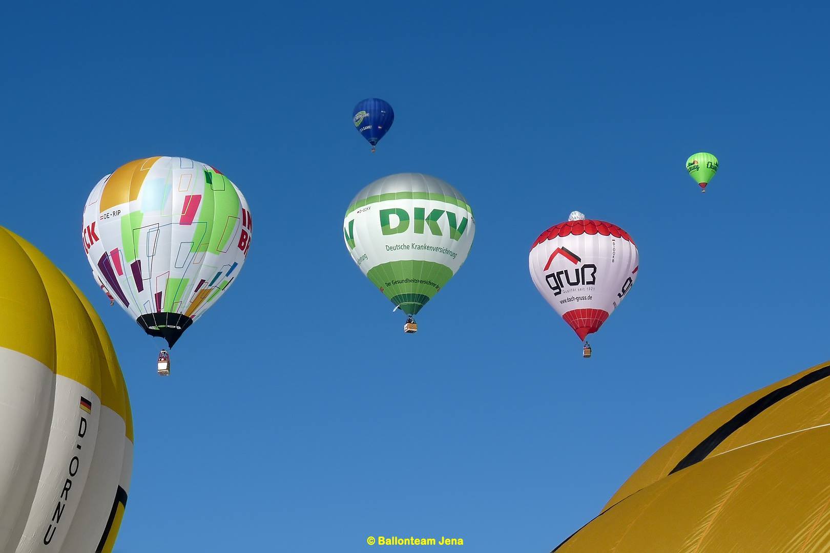 Im Kaiserwinkel am blauen Himmel
