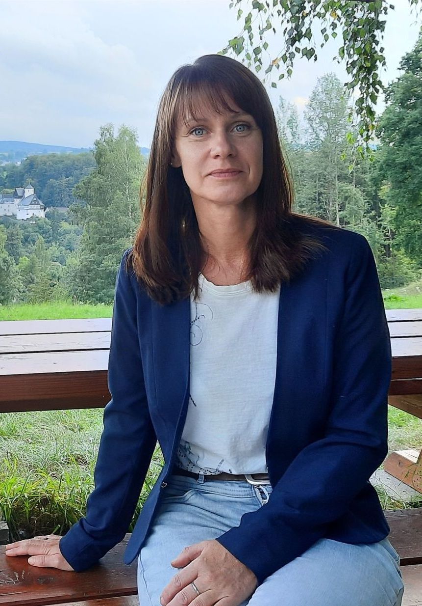 Denise Burian (Assistentin) Das Bild zeigt unsere Mitarbeiterin Denise Burian. Sie verstärkt als Assistentin die MÜNZNER Anwaltskanzlei.