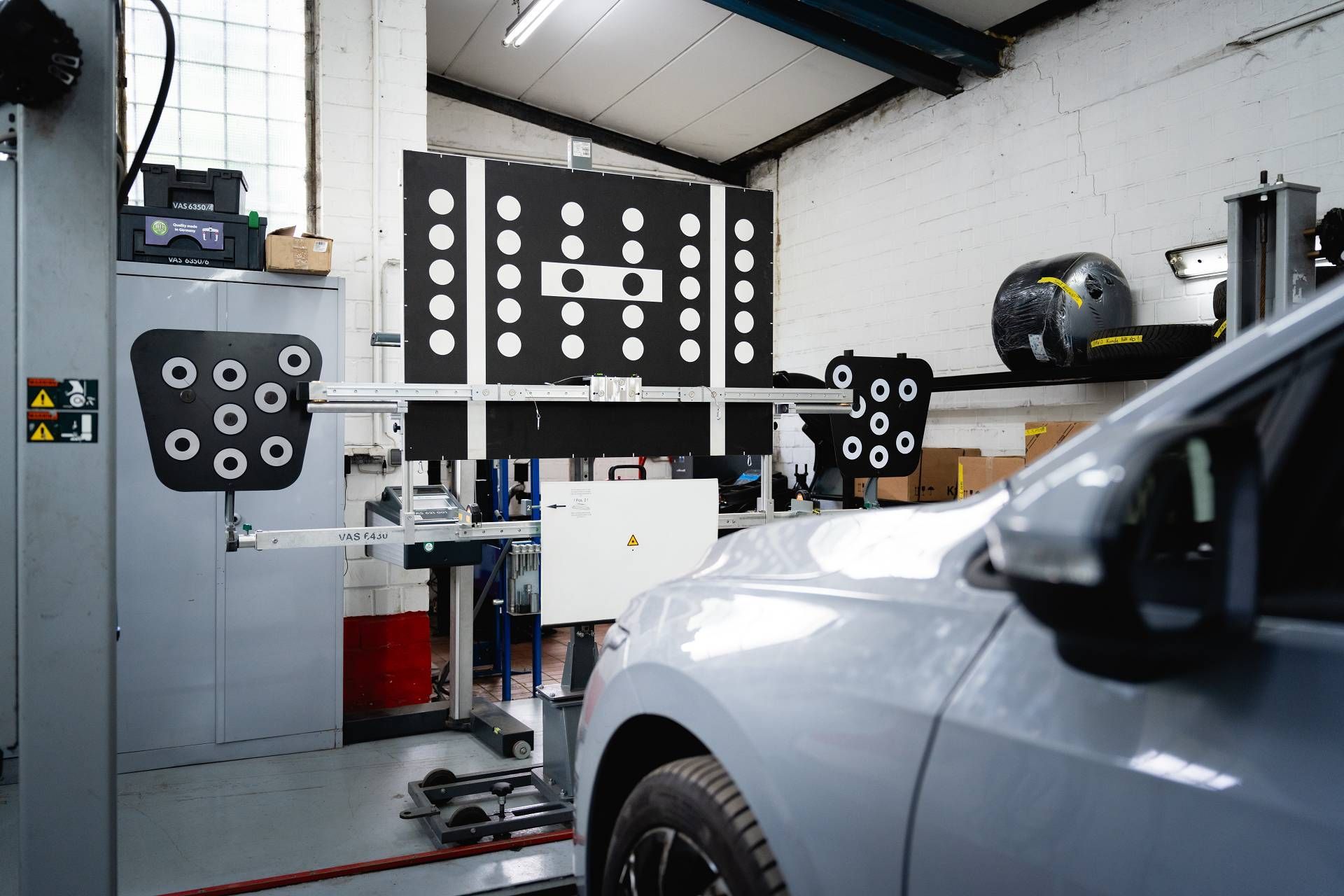 Fahrerassistenzsysteme Reparatur und Kalibrierung GTS Schadenzentrum KFZ-Werkstatt - Mechanik - Fahrerassistenzsysteme Reparatur und Kalibrierung