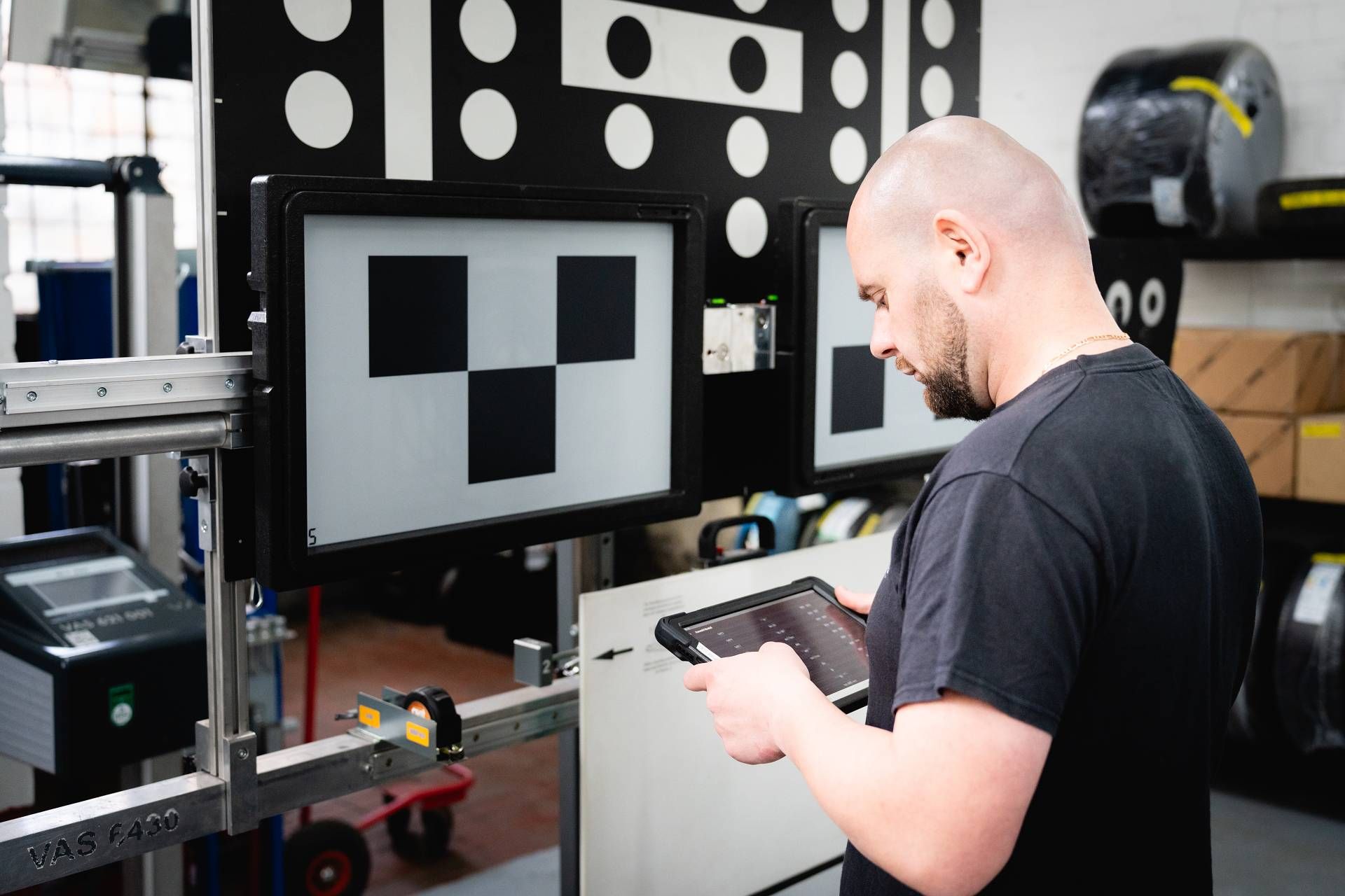 Fahrerassistenzsysteme Reparatur und Kalibrierung GTS Schadenzentrum Berlin - Fahrerassistenzsysteme Reparatur und Kalibrierung