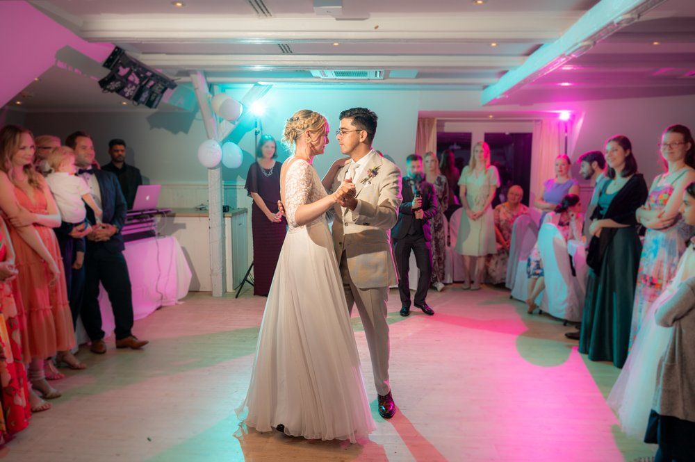 Brautpaar beim Eröffnungstanz Fotograf Kiel