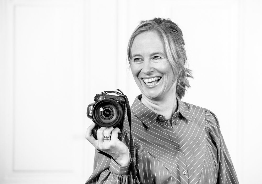 <img src=”Paar-von-Fotografin.jpg” alt=”Portrait von Fotografin”>