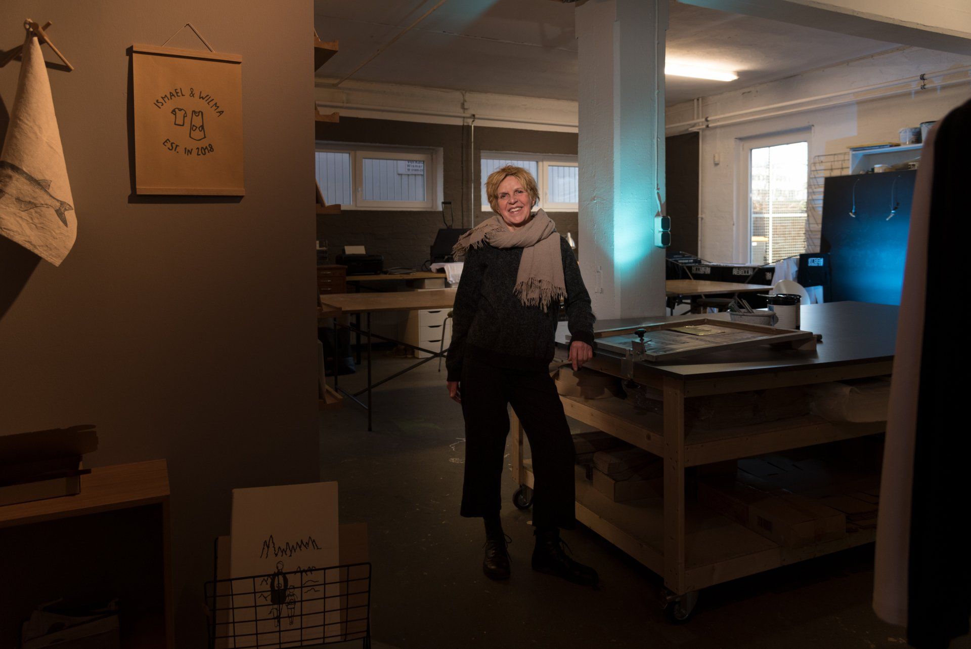 Antonia von der Siebdruckerei links im Hof