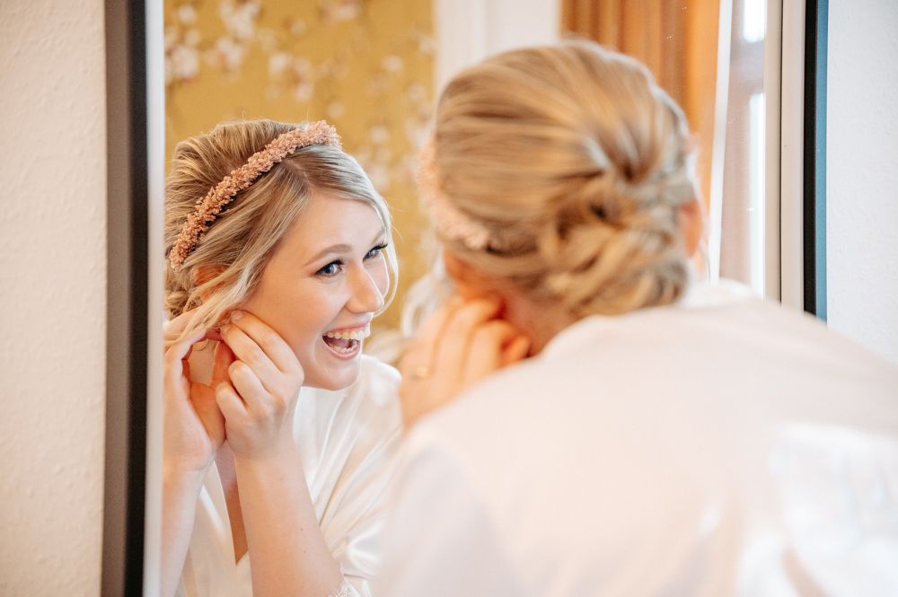 Getting ready Foto einer Braut in Kiel