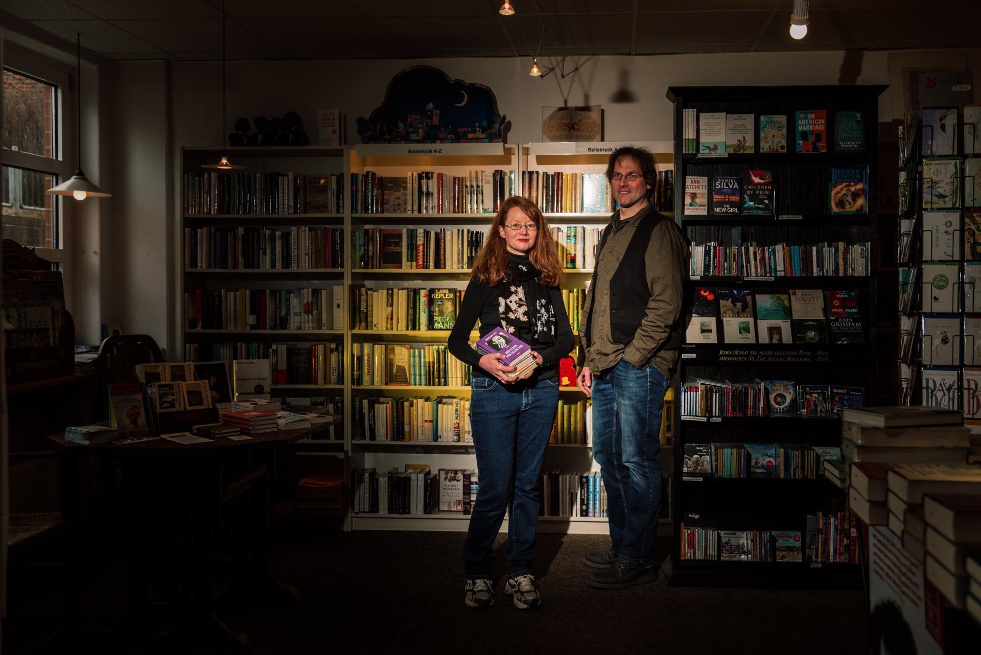 Sonja und Hauke in ihrer Buchhandlung