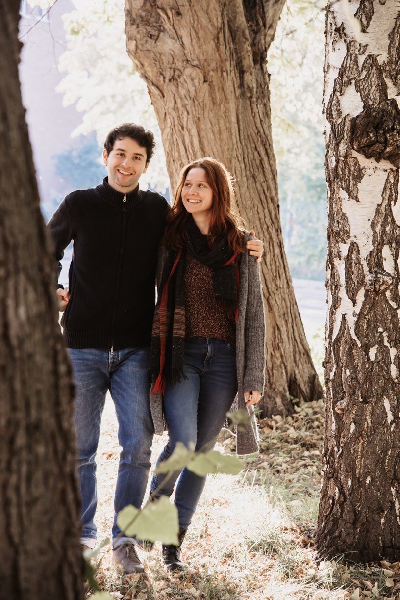 Paarshooting in Kiel, Paar schlendert Arm in Arm