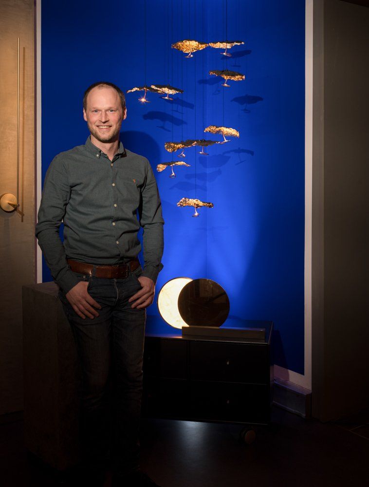 Portrait von Björn Norkeweit im Lampengeschäft