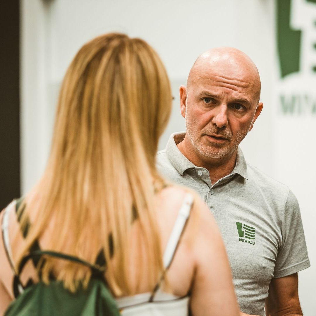 Steffen Krill - Meine Expertisen Steffen Krill SEO Analye Laptop fokussiert