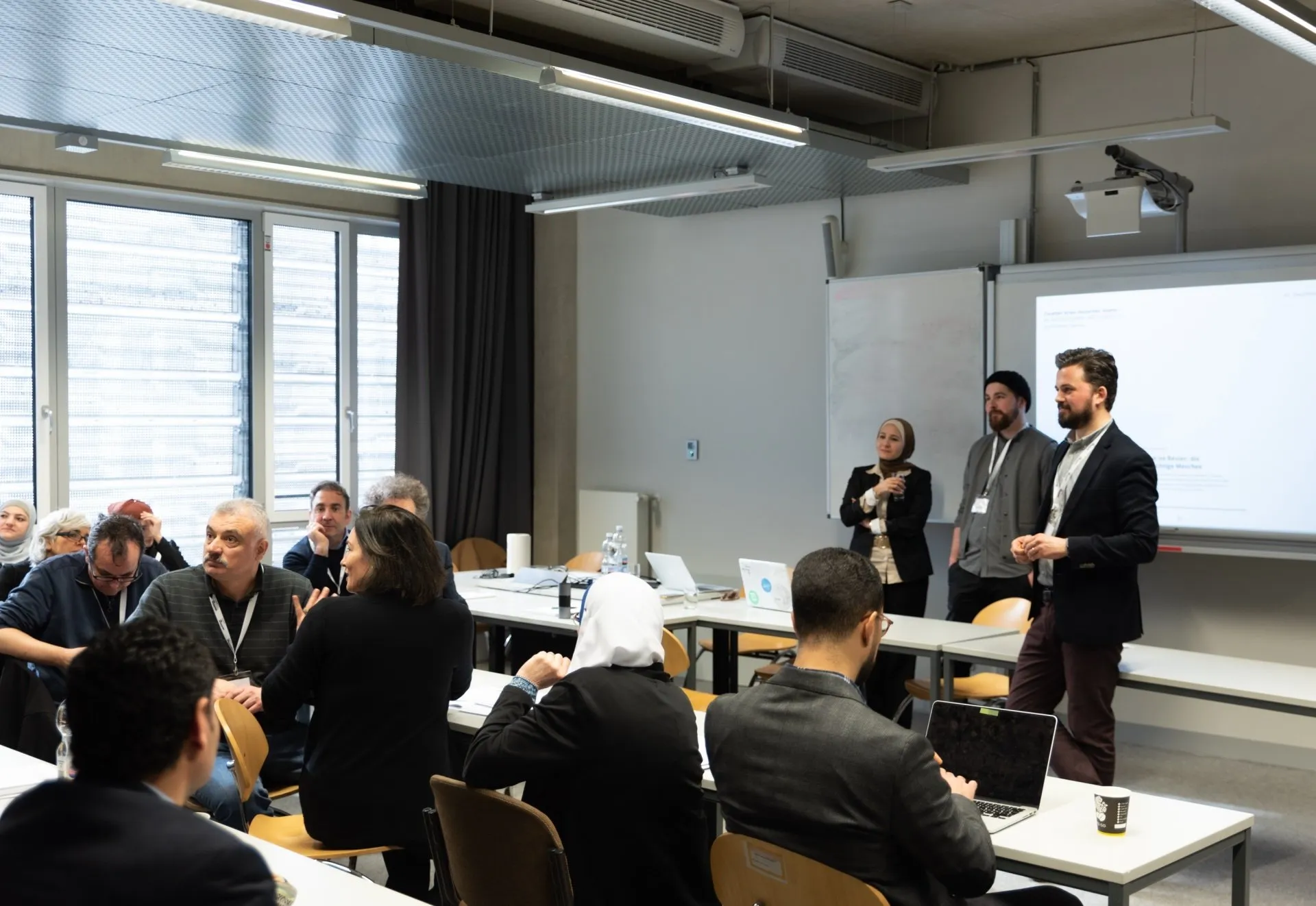 Dr. Raida Chbib, Dr. Jan-Felix Engelhardt und Julius Matuschik beim XII. Zukunftsforum Islam