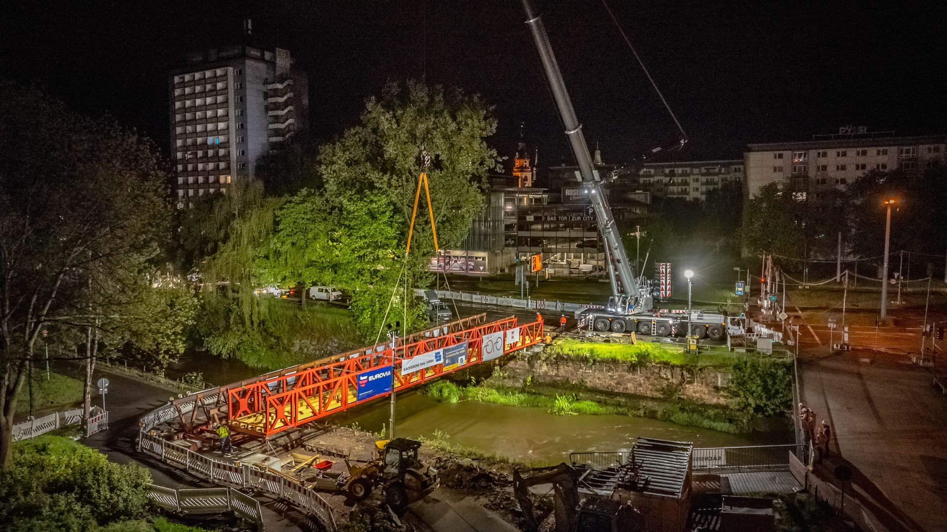 Chemnitz baut, Chemnitzer Modell Stufe 4, Brückeneinhub am Falkeplatz