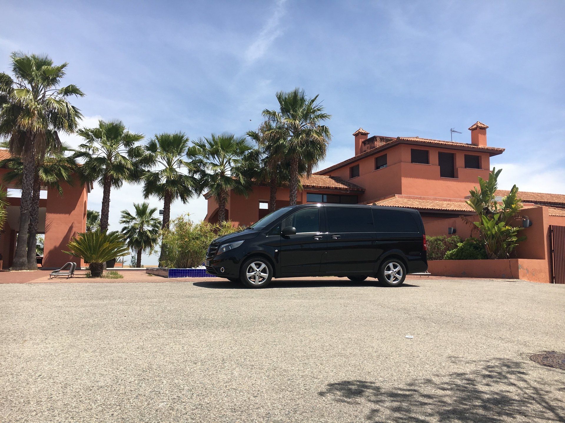 eventos de Golf en Andalucia con minivan mercedes con conductor