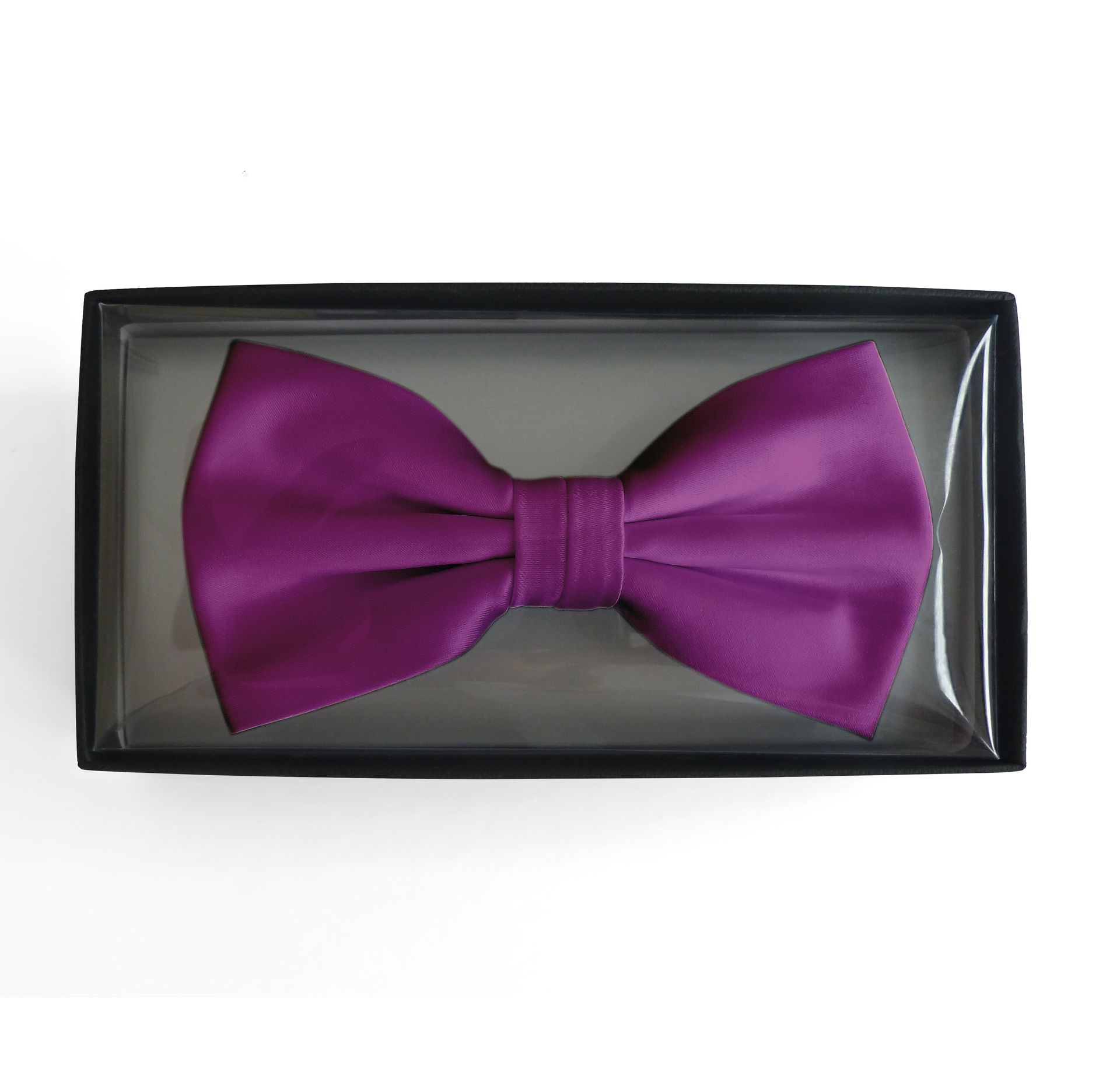 Artikel: 703001/B
Satinschleife in einer Box
100 % Polyester-Satin
6,5 x 12 cm